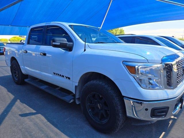 2018 Nissan TITAN SV