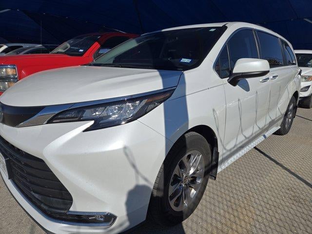 2022 Toyota Sienna XLE