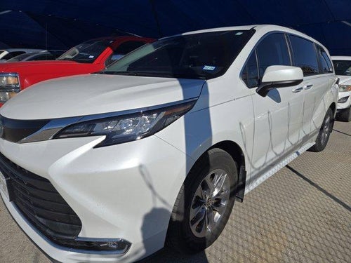 2022 Toyota Sienna XLE
