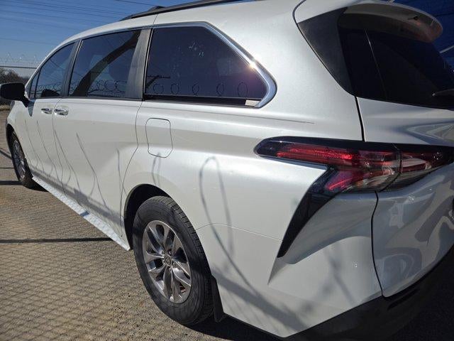 2022 Toyota Sienna XLE