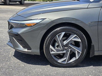 2025 Hyundai Elantra Hybrid Limited