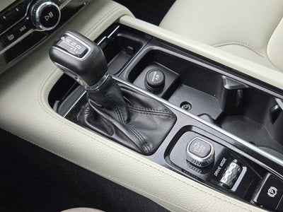 2018 Volvo XC90 Momentum