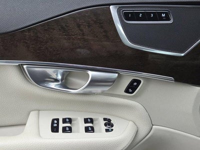 2018 Volvo XC90 Momentum