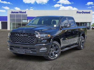 2026 RAM 1500 Lone Star Crew Cab 4x4 5'7" Box